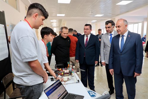 Vali Erol, TOBB Mesleki ve Teknik Anadolu Lisesinin Yıl Sonu Sergisine Katıldı