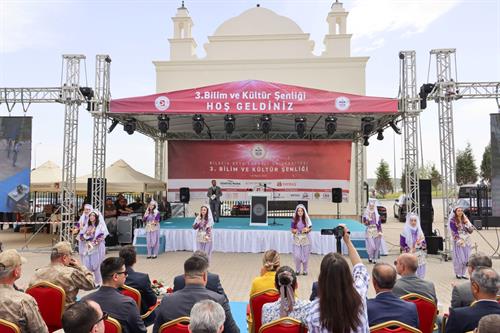 3. BİLİM VE KÜLTÜR ŞENLİĞİ COŞKUYLA BAŞLADI