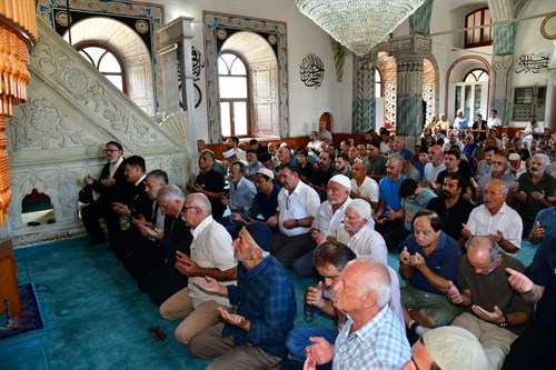 Vali Aziz Yıldırım Trabzon’un Fethinin 564. Yılı Dolayısıyla Mevlid-i Şerif ve Hatim Programına Katıldı