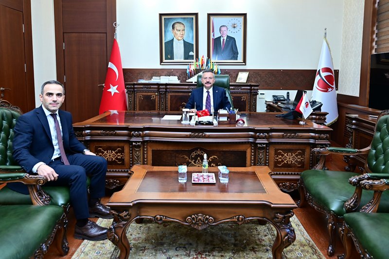 Bir dönem Eskişehir’de görev yapan Amasya Gençlik ve Spor İl Müdürü Osman Ercan Valimiz Sayın Hüseyin Aksoy'u ziyaret etti.