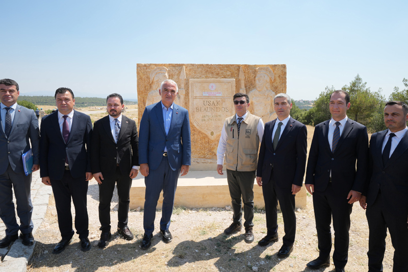 Kültür ve Turizm Bakanı Mehmet Nuri Ersoy, Uşak’ta Bir Dizi Ziyaret ve İncelemede Bulundu