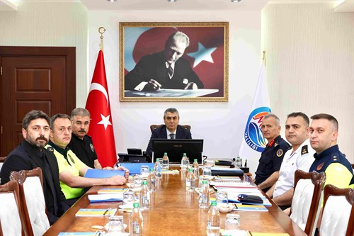 VALİMİZ SAYIN ATİLLA TOROS BAŞKANLIĞINDA, ASAYİŞ DEĞERLENDİRME TOPLANTISI GERÇEKLEŞTİRİLDİ
