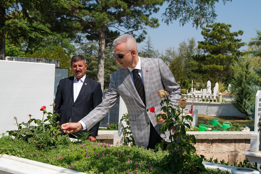 Garnizon ve Polis Şehitliği Ziyaret Edildi