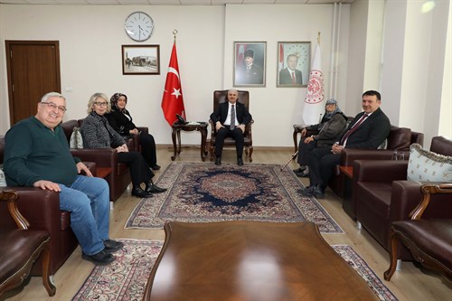 Valimiz İbrahim Akın, “Yaşayan İnsan Hazineleri Ödülü”ne Layık Görülen Ustalarımızı Makamında Ağırladı