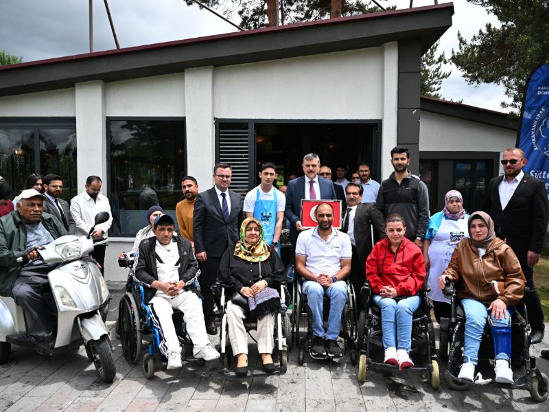 Vali Mustafa Çiftçi Engelli Vatandaşlarla Bir Araya Geldi