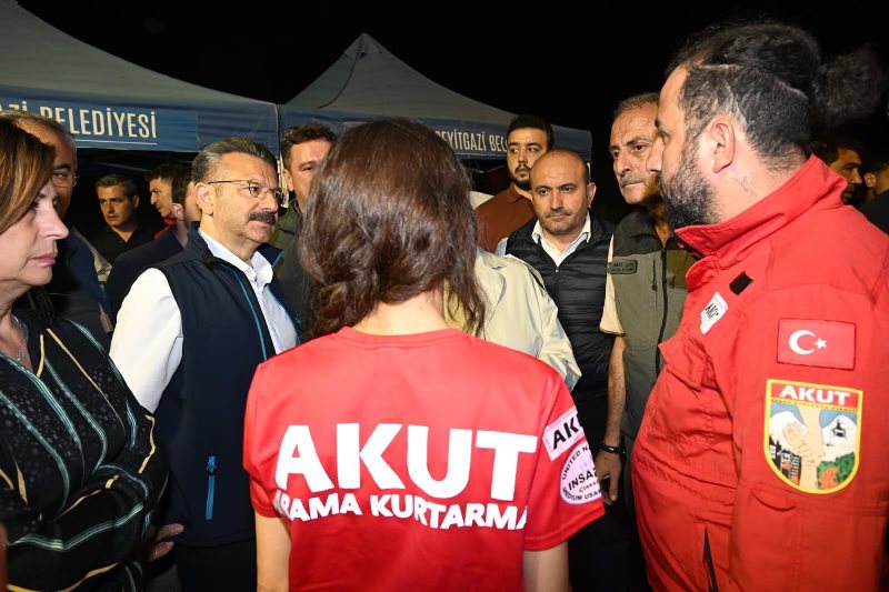 Valimiz Sayın Hüseyin Aksoy ve Protokol, Yangın Bölgesinde İncelemelerde Bulundu.