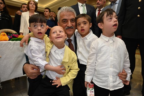 Valimiz Sayın Mehmet Makas, 10-16 Mayıs Engelliler Haftası Kapsamında Düzenlenen Özel Eğitim Okulları Programına Katıldı.