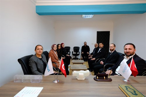 VALİ TÜLAY BAYDAR BİLGİHAN, TÜRKİYE GENÇLİK VAKFI (TÜGVA) BURDUR İL TEMSİLCİLİĞİNİ ZİYARET ETTİ