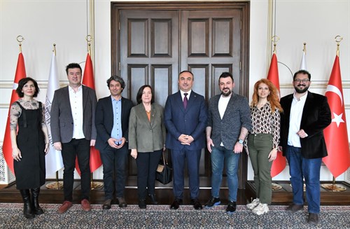 Uluslararası Toplumsal Araştırmalar Bilim Derneği Başkanı ve Akademisyenler Vali Soytürk’ü Ziyaret Etti