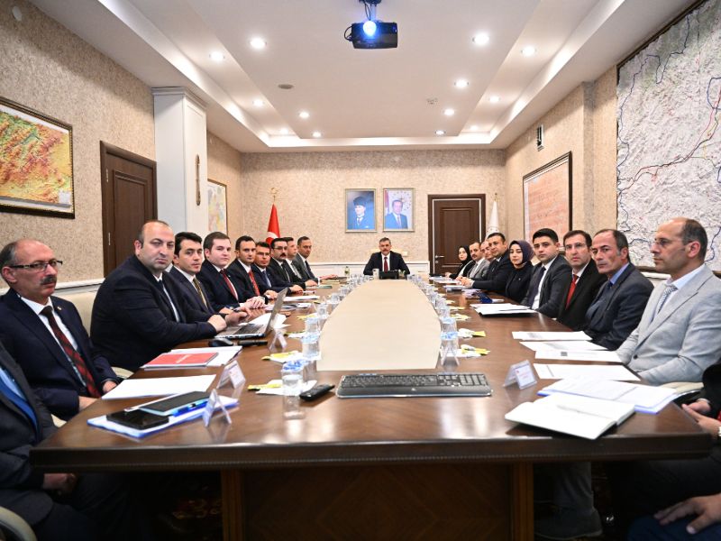 Vali Mustafa Çiftçi, Performans Değerlendirme Toplantısına Başkanlık Etti