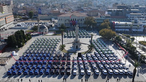 İzmir’de Kolluk Güçlerinin Kullanımı için 988 Yeni Araç Hizmete Alındı