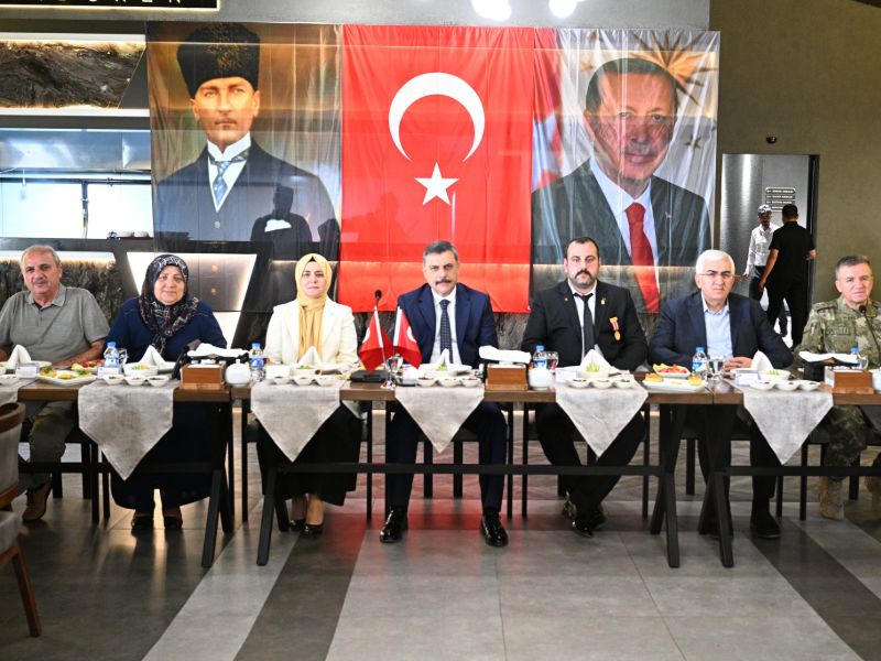 Şehit Yakınları ve Gaziler Onuruna Yemek Programı Düzenlendi