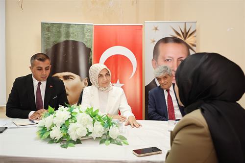 Vali Yiğitbaşı Kızılören İlçesinde Vatandaşları Dinledi