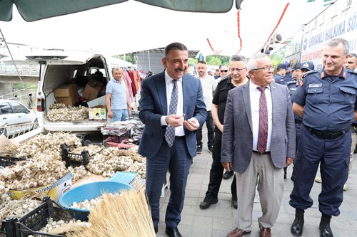Vali Osman Hacıbektaşoğlu, Ormanlı Beldesi Esnafını Ziyaret Etti