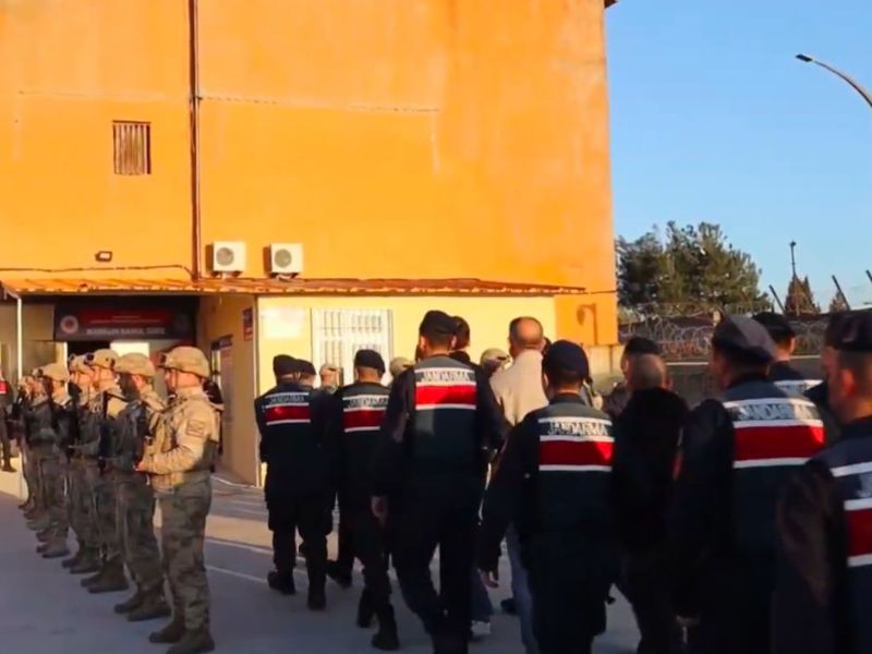 Tefecilik Yapan Organize Suç Örgütüne Karşı 3 İlde Düzenlenen Operasyonlarda 7 Şahıs Tutuklandı, 75 Gayrimenkule ve 34 Araca El Konuldu