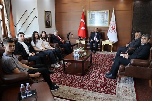 ÇEDES Projesi Kapsamında Öğrencilerden Vali Osman Hacıbektaşoğlu’na Ziyaret