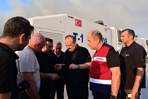 Valimiz Yakup Canbolat  Savrandere ve Söke Bağarası  Mahallesi'nde Çıkan Yangın Alanında İncelemelerde Bulundu