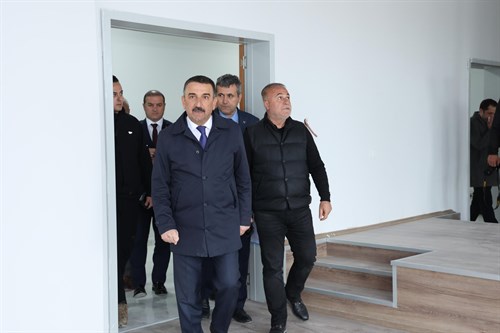 Vali Osman Hacıbektaşoğlu, Ahmet Zeki Atalay İlkokulu İnşaatında İncelemelerde Bulundu