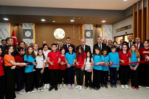 Vali Erol, “Cumhuriyetimizin Kazanımları” Adlı Resim Sergisinin Açılışına Katıldı