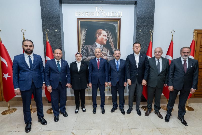 Ulaştırma ve Altyapı Bakanı Sayın Abdulkadir Uraloğlu, Valimiz Sayın Hüseyin Aksoy’u Makamında Ziyaret Etti