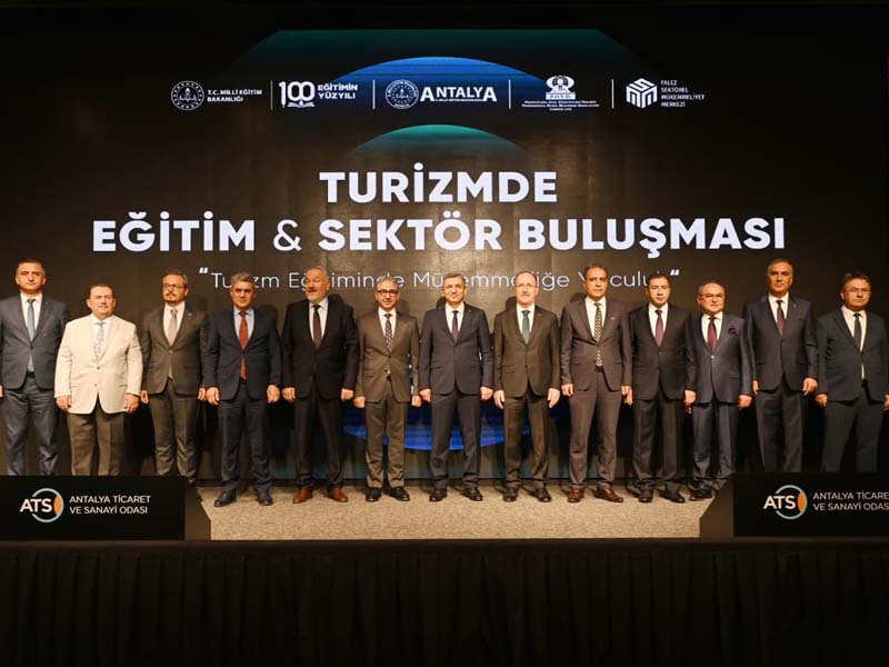 Turizmde Eğitim Ve Sektör Temsilcileri Antalya’da Bir Araya Geldi