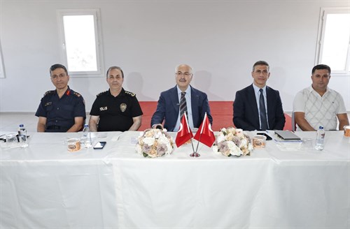 Vali Köşger Yüreğir İlçesi Ulubatlı Hasan Mahallesi’nde Vatandaşlarla Buluştu