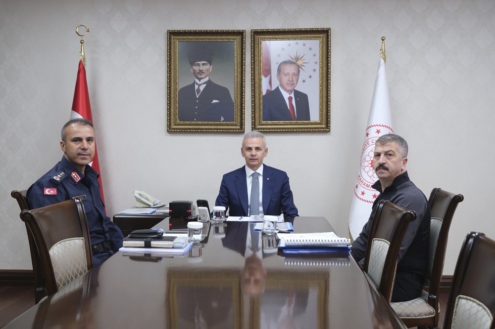 Vali ÇİÇEKLİ İçişleri Bakanımız Sayın Ali Yerlikaya Başkanlığında Gerçekleştirilen Toplantıya Katıldı