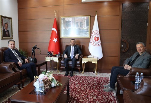 Vali Hacıbektaşoğlu, Bakacakkadı Belediye Başkanı Oktay Albuz ve Meclis Üyesi Ümit Gökdemir’i Kabul Etti