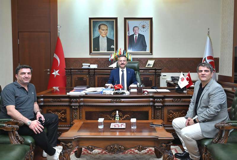 Türkiye Futbol Federasyonu Temsilcisi Ahmet Aksoyek ve Kaptan Pilot Mehmet Aksoyek, Valimiz Sayın Hüseyin Aksoy'u ziyaret etti.