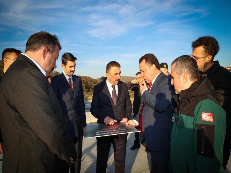 Vali Osman Hacıbektaşoğlu, Çaydeğirmeni Alparslan Deresi Köprüsü’nde Yürütülen Çalışmaları Yerinde İnceledi