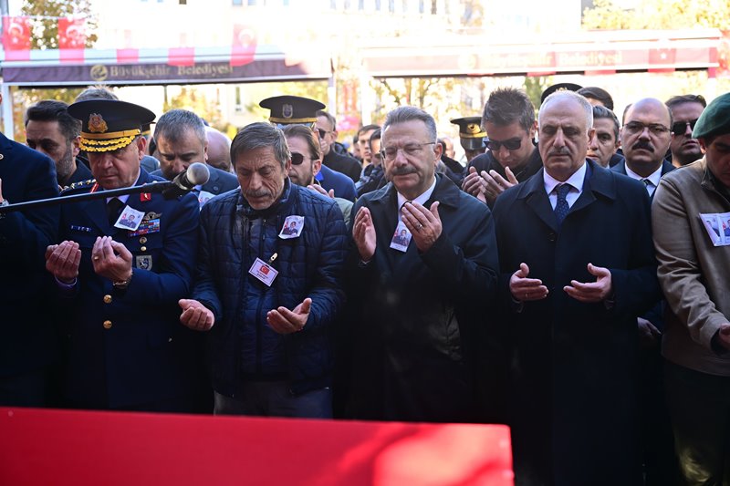 Şehit Hv. Uçk. Bkm. Üsteğmen Emre Mercan için Reşadiye Camii'nde Cenaze Merasimi Düzenlendi.
