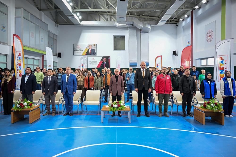 Vali Turan, DENEYAP Teknoloji Atölyeleri Mezuniyet Töreni’ne katıldı…