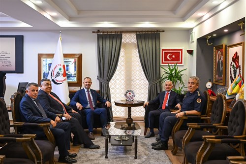 Valimiz Sayın Uğur Turan, Kırklareli Belediye Başkanı Derya Bulut’u ziyaret etti.
