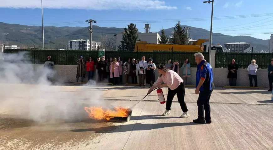 AFAD’tan Kız Öğrencilere Afet Farkındalık ve Yangın Eğitimi