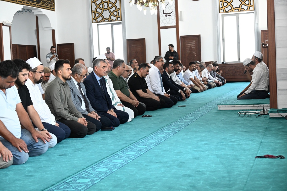 Cebelibereket Şehitlik Camii Kılınan İlk Cuma Namazı ile İbadete Açıldı