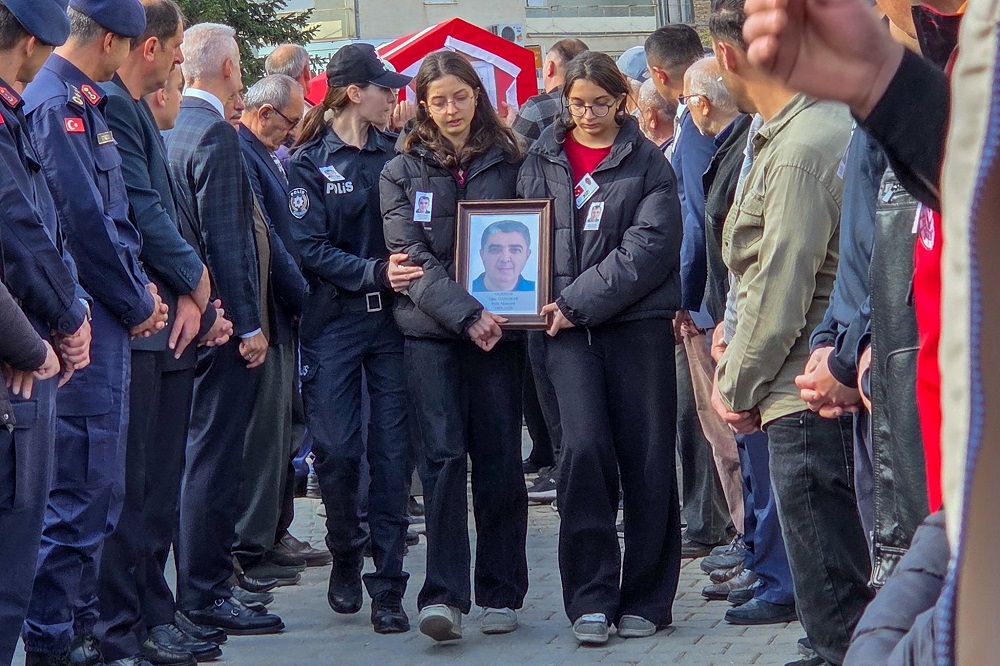 Polis Memuru Uğur Özdamar Son Yolculuğuna Uğurlandı