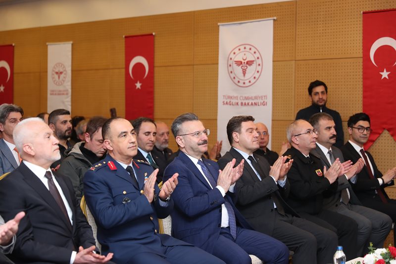 Valimiz Sayın Hüseyin Aksoy, "Maziden İstikbale Asırlık Şifa Eskişehir" adlı kitabın tanıtım programı ve sergisinin açılışına katıldı.