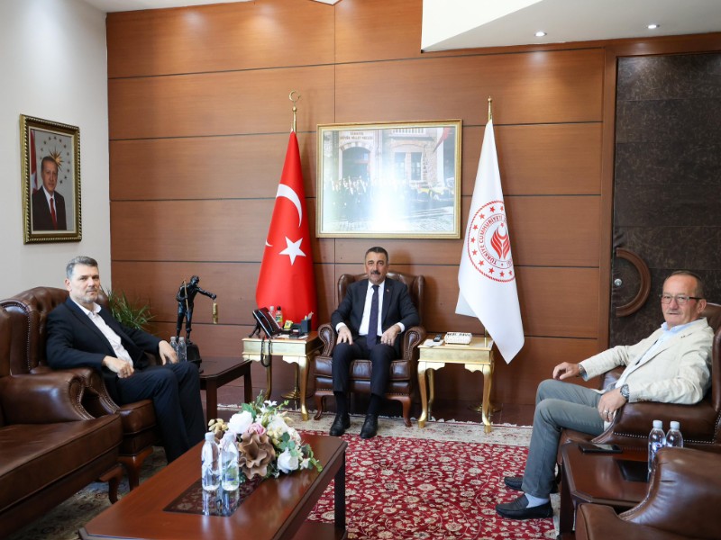 AK Parti Çaycuma İlçe Başkanı Birol Yiğit, Vali Osman Hacıbektaşoğlu’nu Ziyaret Etti
