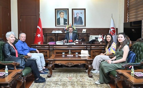 (FOTON) Eskişehir Şube Bşk., Başkan Yardımcıları, Sayman ve Genel Sekreter Valimiz Sayın Hüseyin Aksoy’u ziyaret etti.