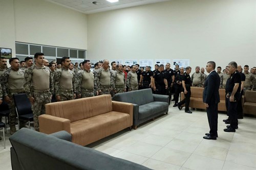 VALİMİZ SAYIN ATİLLA TOROS, İL EMNİYET MÜDÜRLÜĞÜ ÖZEL HAREKÂT ŞUBE MÜDÜRLÜĞÜNÜ ZİYARET ETTİ