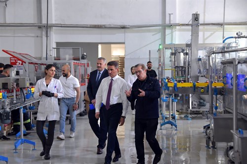 Valimiz Aydın Baruş Gümüşsu Meyve Suyu Fabrikasını Ziyaret Etti
