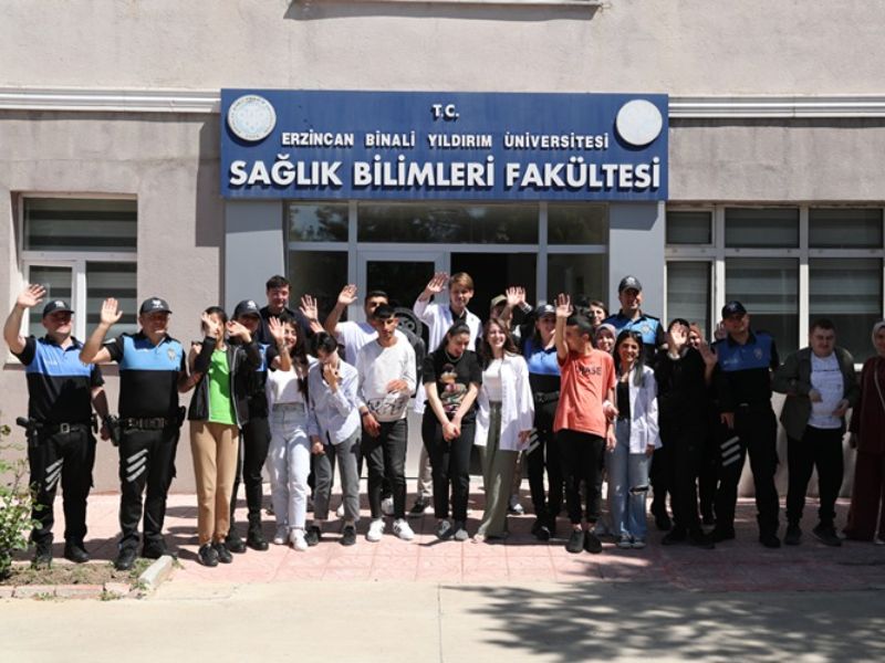 Özel Gereksinimli Öğrenciler Polis Ekipleri Rehberliğinde "Bizim Çocuklar Projesi" Kapsamında "Üniversiteli" Oldu