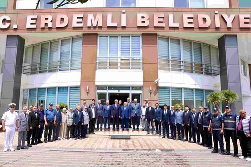 VALİMİZ SAYIN ATİLLA TOROS, ERDEMLİ BELEDİYE BAŞKANI MUSTAFA KARA’YA İADEİZİYARETTE BULUNDU