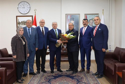 19 Ekim Muhtarlar Günü Dolayısıyla Muhtarlar Vali İbrahim Akın’ı Ziyaret Etti