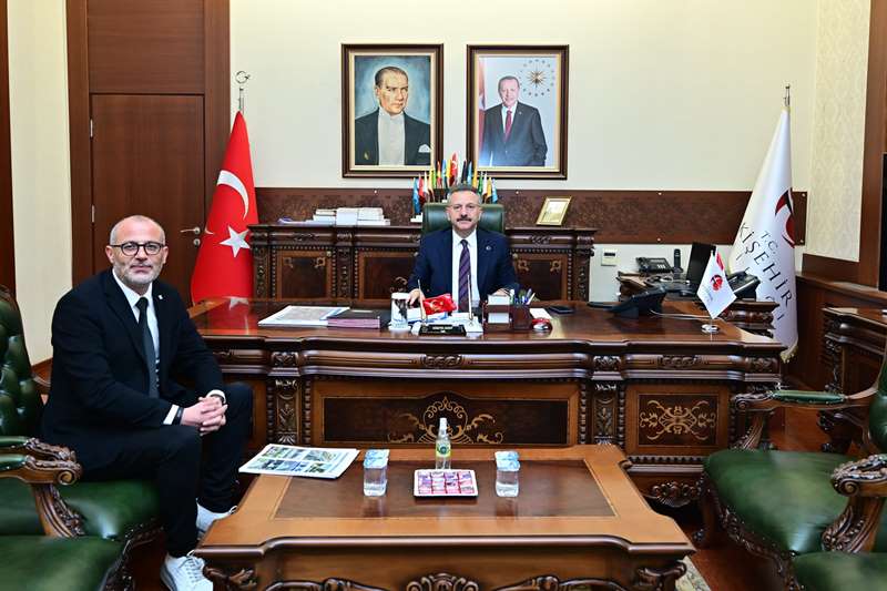 Karacahisar Kalesi Kazı Başkanı Doç. Dr. Hasan Yılmazyaşar Valimiz Sayın Hüseyin Aksoy’u ziyaret etti.