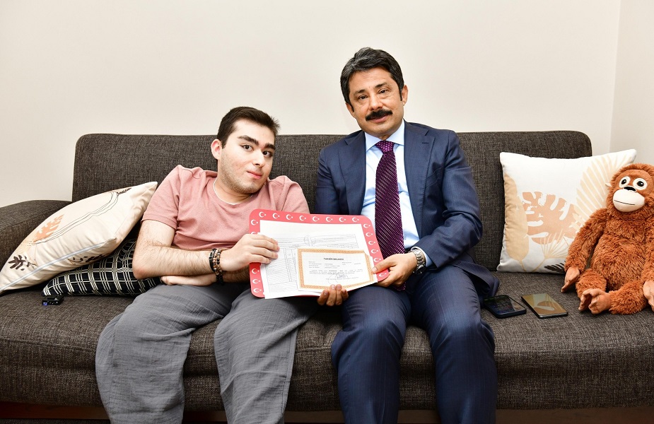 Cengizhan'ın Karnesi Evinde Verildi