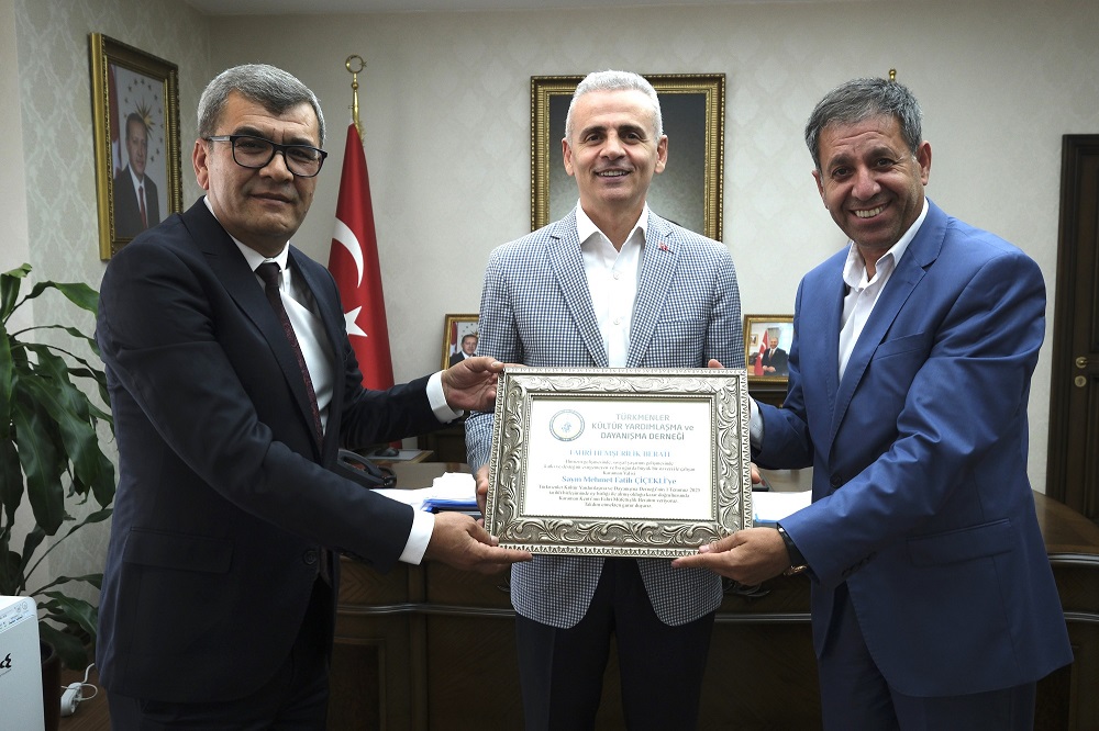 Türkmenlerden Vali ÇİÇEKLİ'ye Fahri Hemşehrilik Beratı
