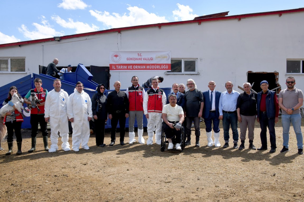 Valimiz Aydın Baruş Arzularkabaköy’de Mobil Koyun Banyoluğu Tanıtımına Katıldı