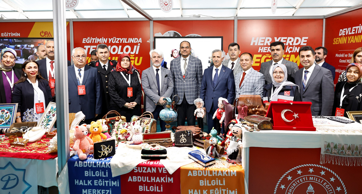 Vali Ünlüer, Devlet Teşvikleri Tanıtım Günleri Fuarını Ziyaret Etti