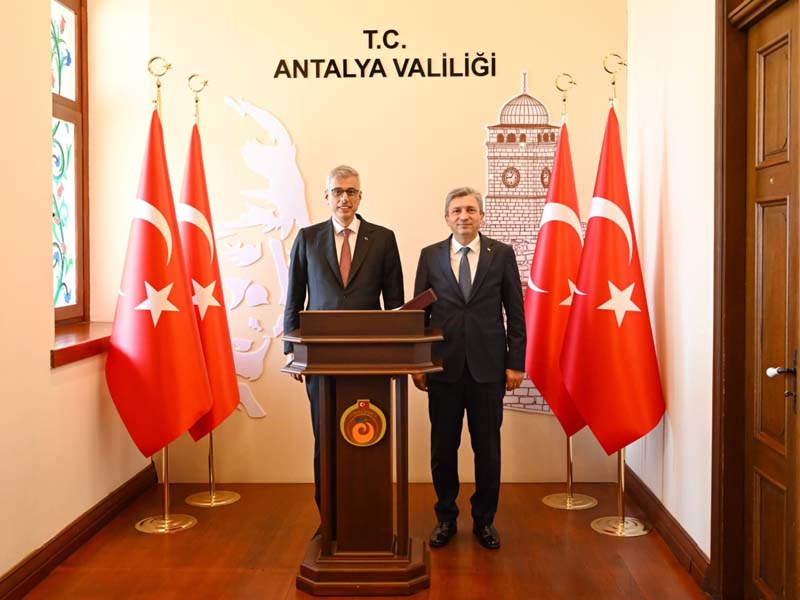 Sağlık Bakanı Prof. Dr. Kemal Memişoğlu Antalya Valiliğini Ziyaret Etti